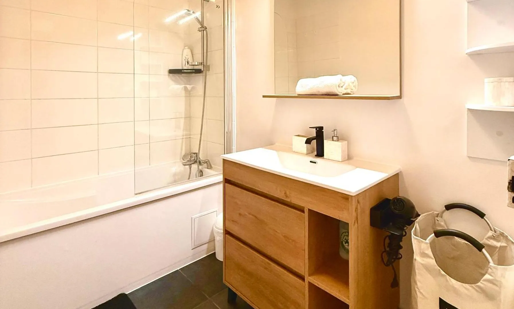 Champs Elysees Appartement 5 باريس