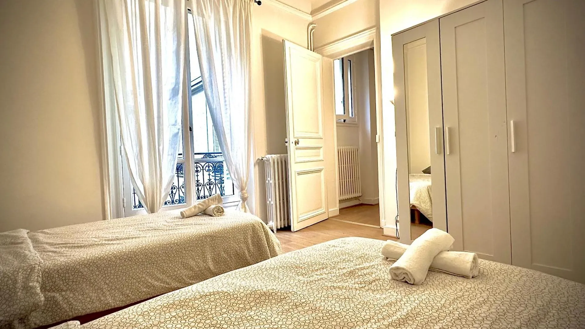 Appartamento Champs Elysees Appartement 5 Parigi